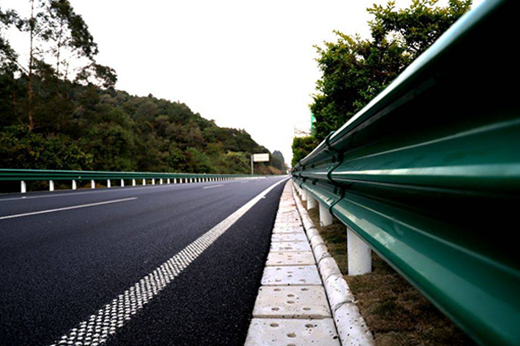 韶关高速公路护栏的常用类型